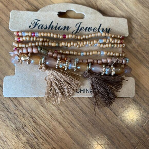 New, bundle of 3 packs of 6 strands each, beads and charms on stretch chord - Picture 7 of 15